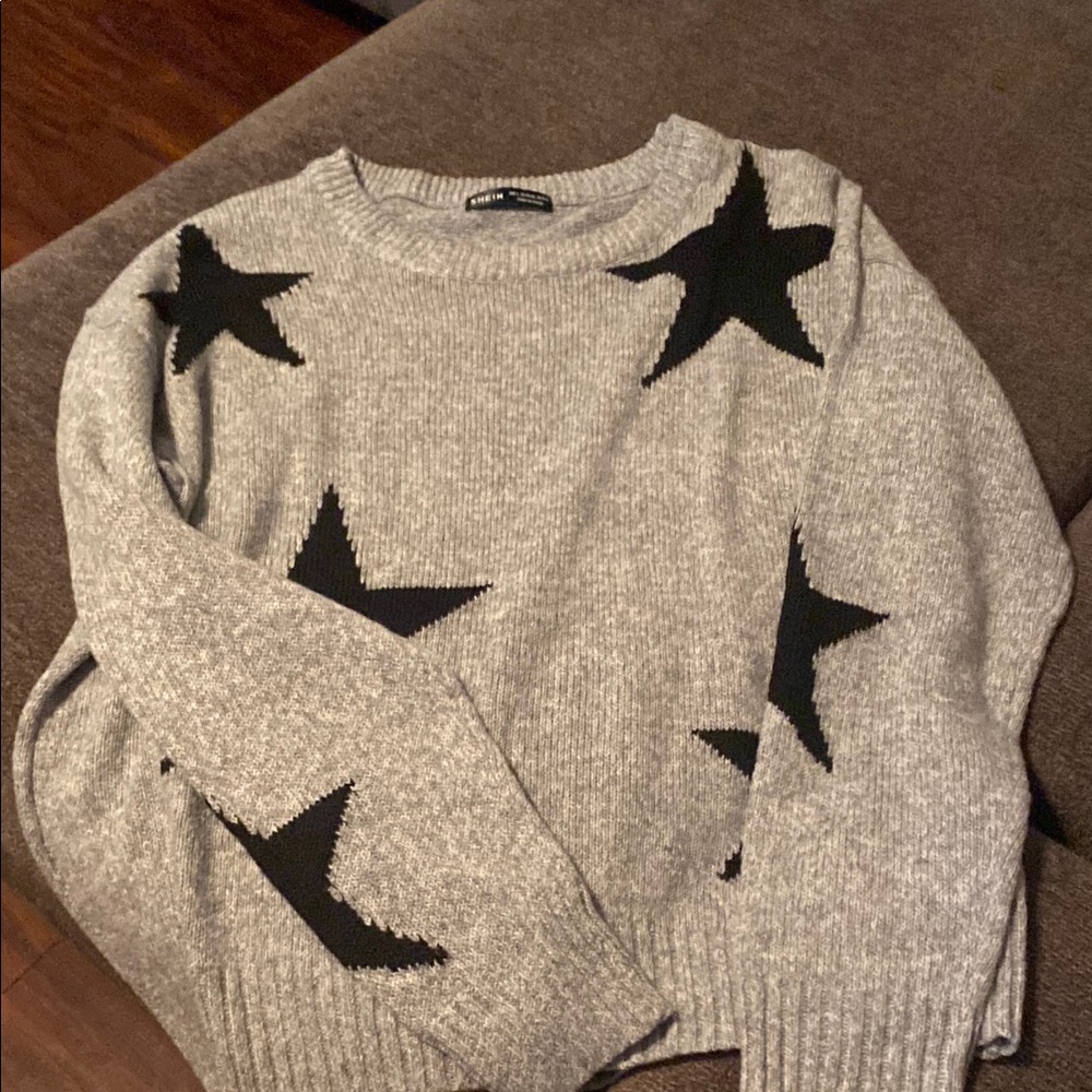 SHEIN Gray and Black Cowl Neck Sweater with Star Design